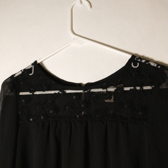 Forever 21 contemporary sheer top size small - Picture 2 of 8